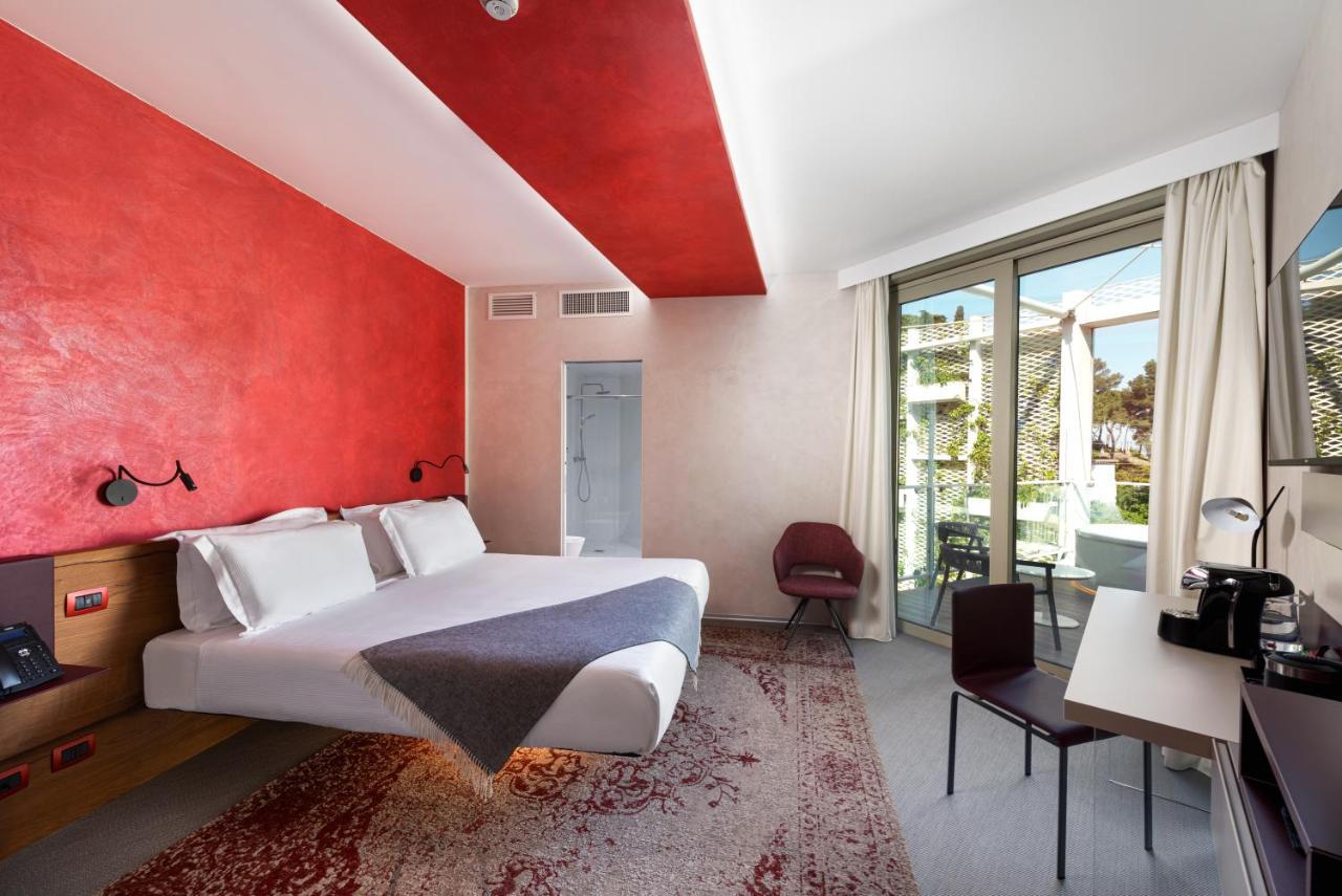 Deluxe Double Room Terrace & Jacuzzi,1263835099:JPEG