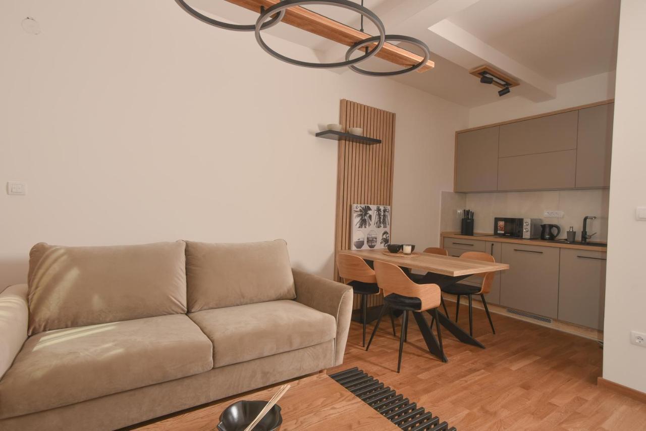 Deluxe Queen Suite