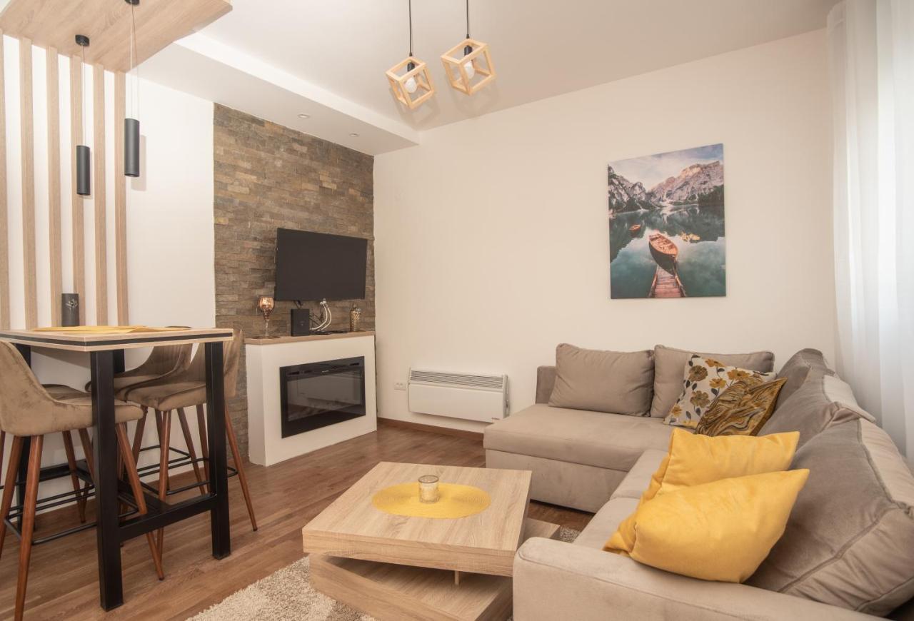Deluxe Queen Suite