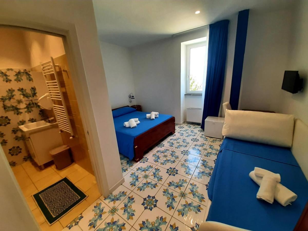 Double or Twin Room Sea View