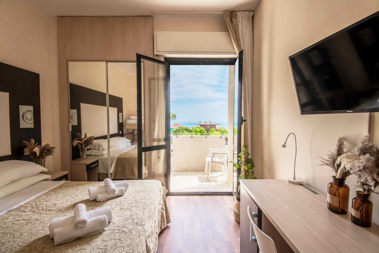 Quadruple Room Sea View