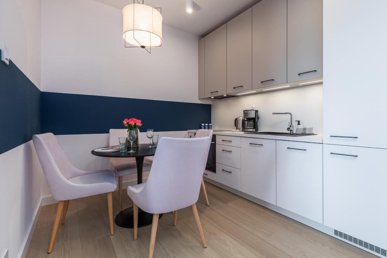 One-Bedroom Apartment,1267055125:JPEG