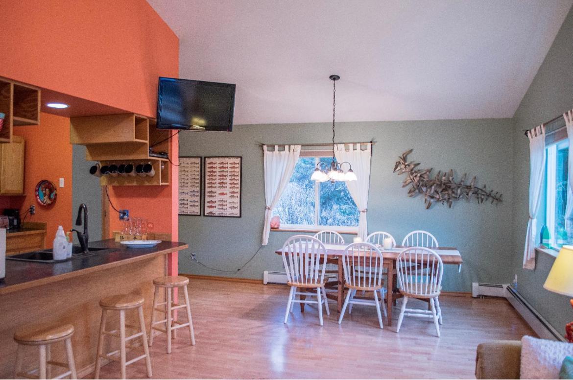 Three-Bedroom House,1268204290:JPEG