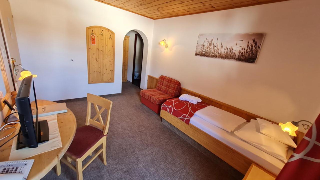 Single Room,1271879335:JPEG