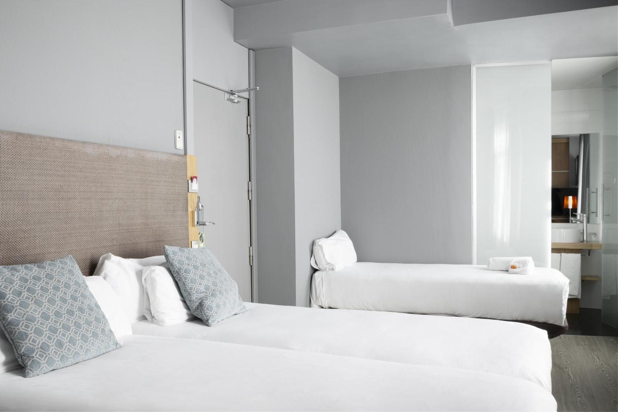 Triple Room,1272485407:JPEG