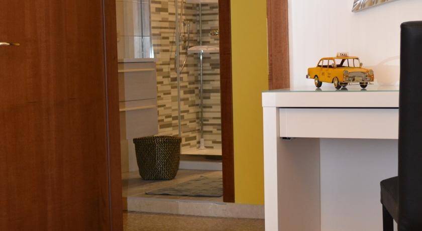 Quarto Duplo com Banheiro Privativo Externo