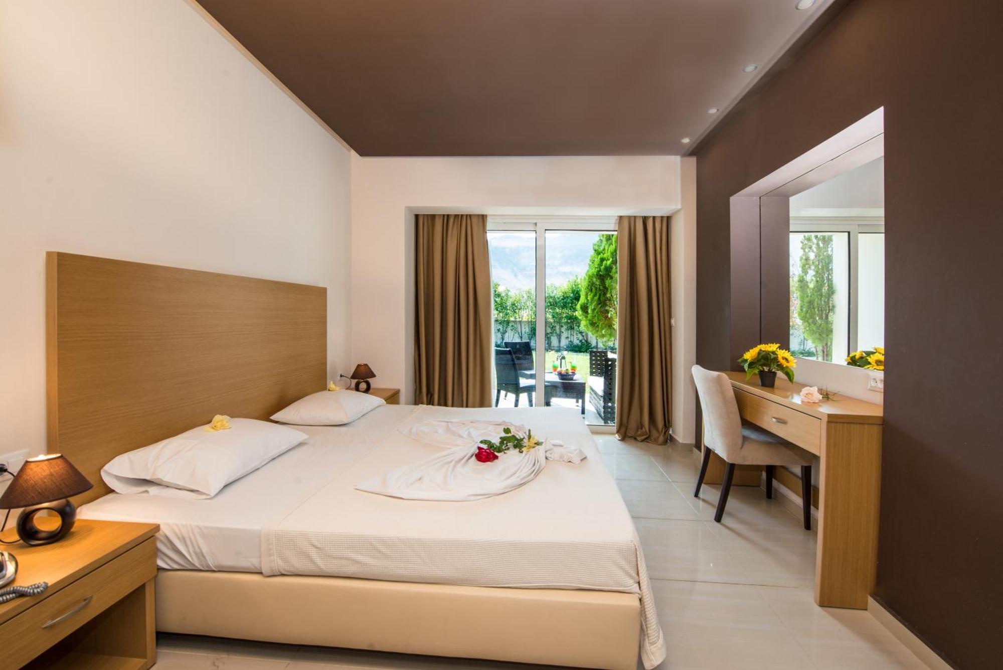 Superior Double or Twin Room,1273107901:JPEG