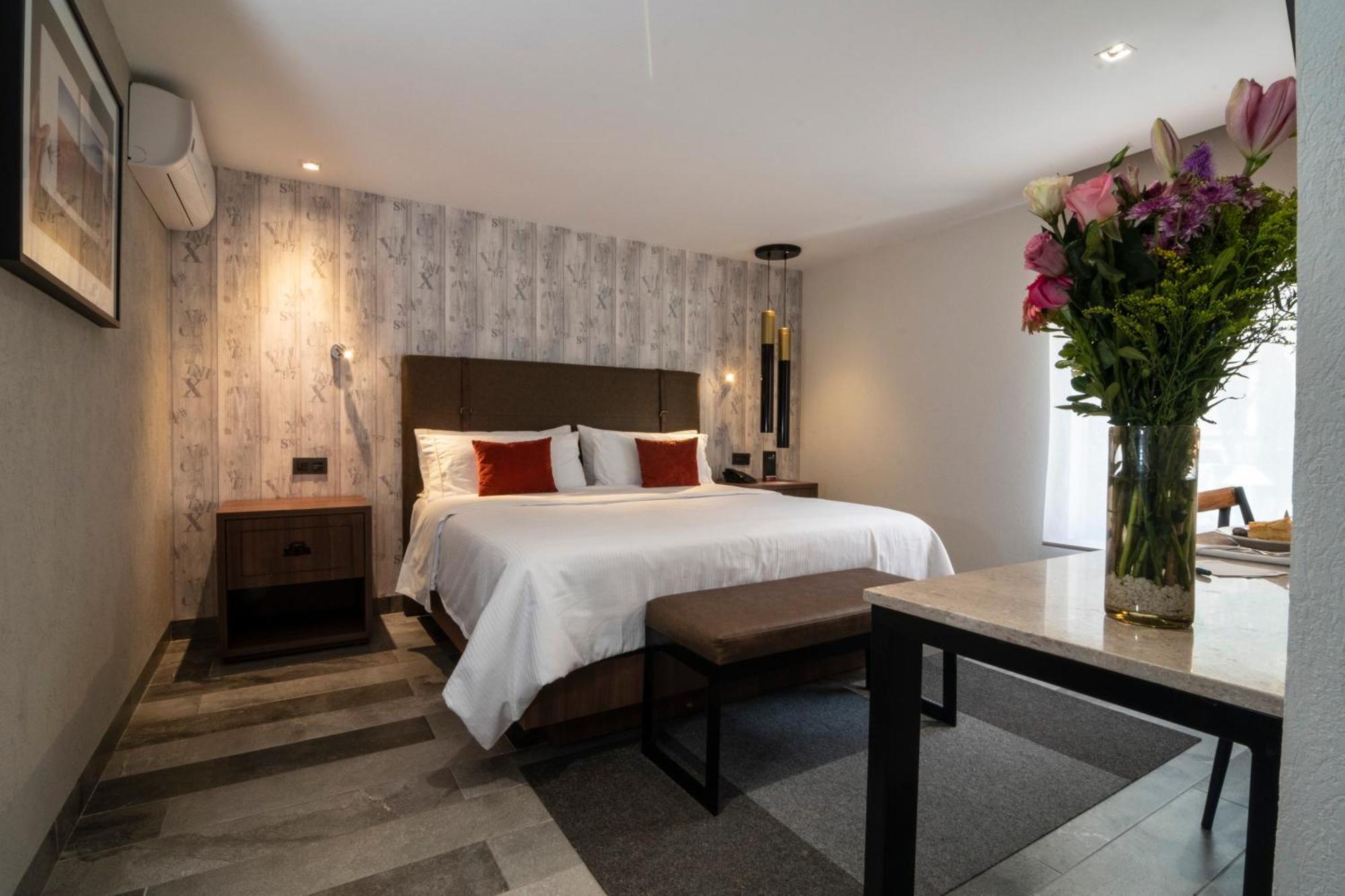 Standard King Room