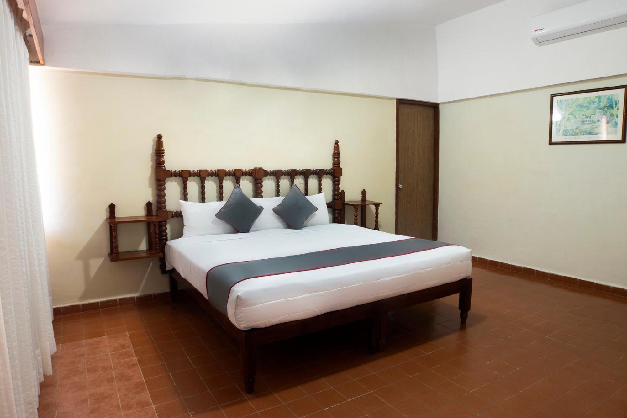 Standard Pool View,1273649041:JPEG