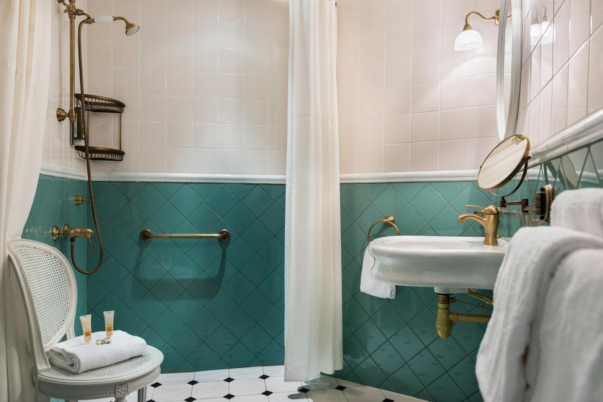 Classic Double or Twin Room