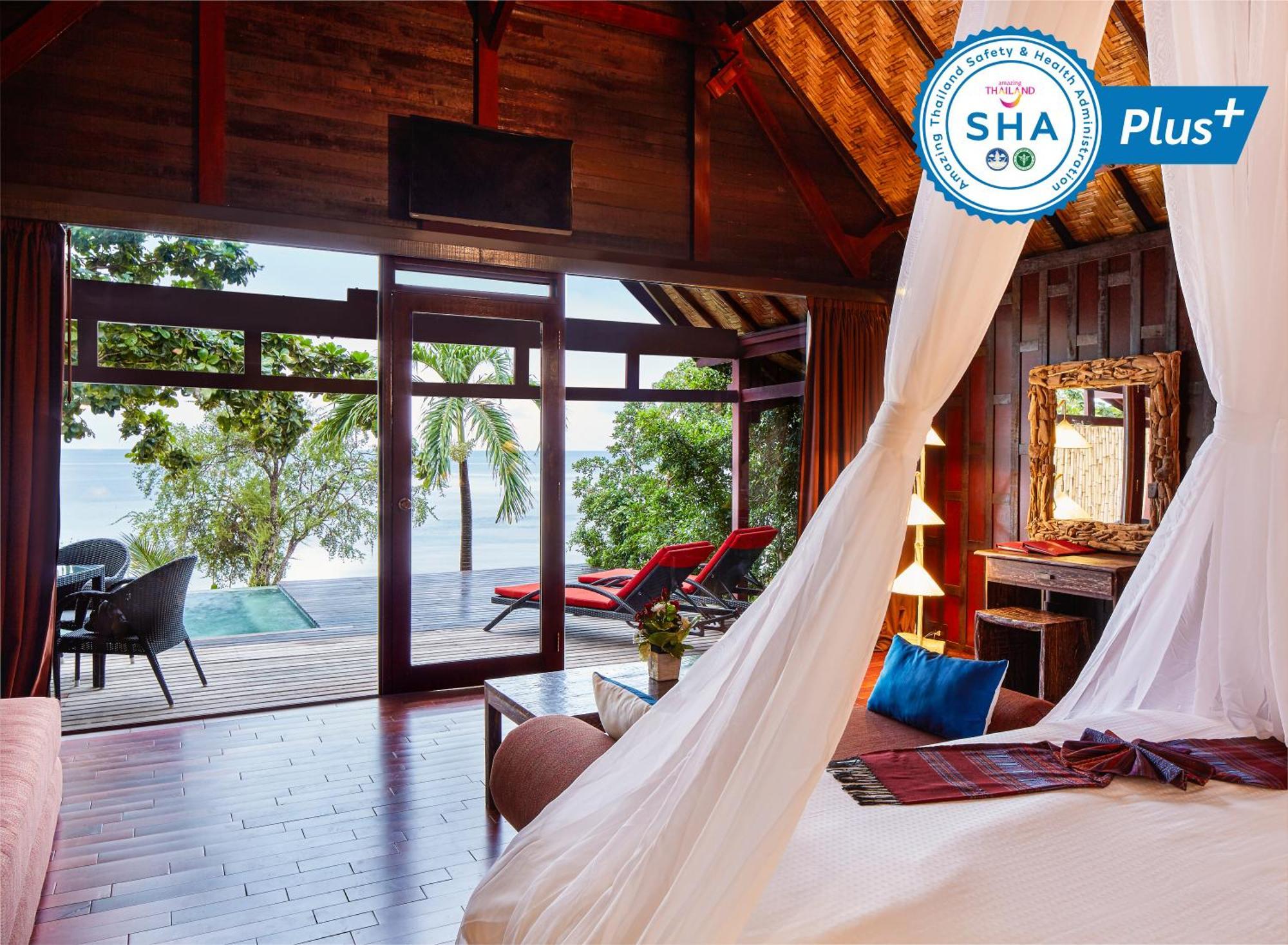 Deluxe Villa aan het Strand met Zwembad