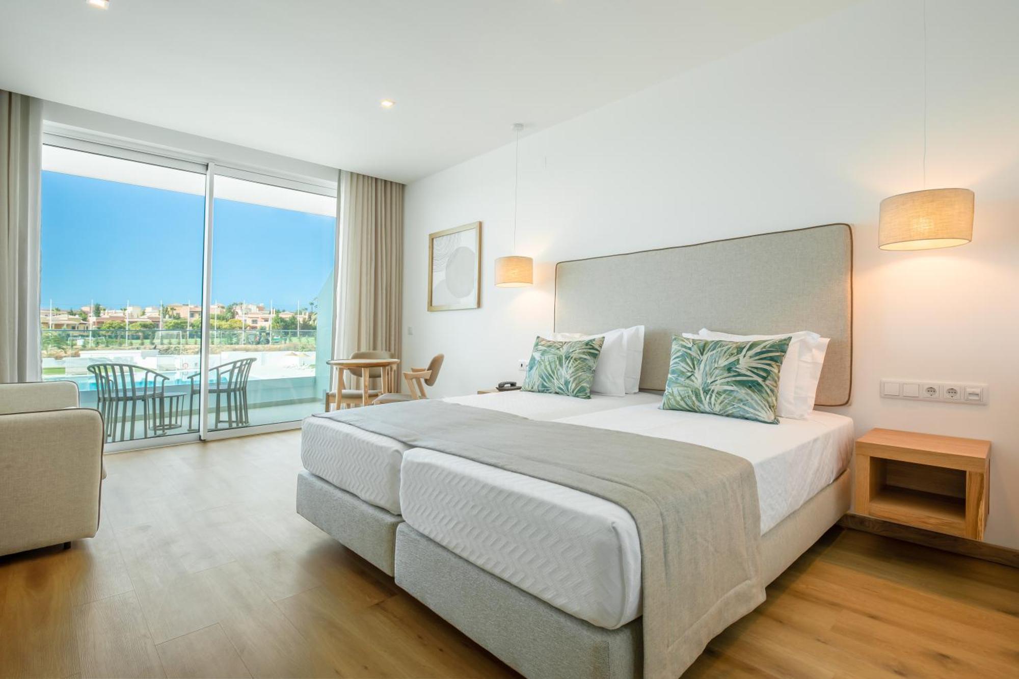 Twin Room with Pool View,1274468425:JPEG