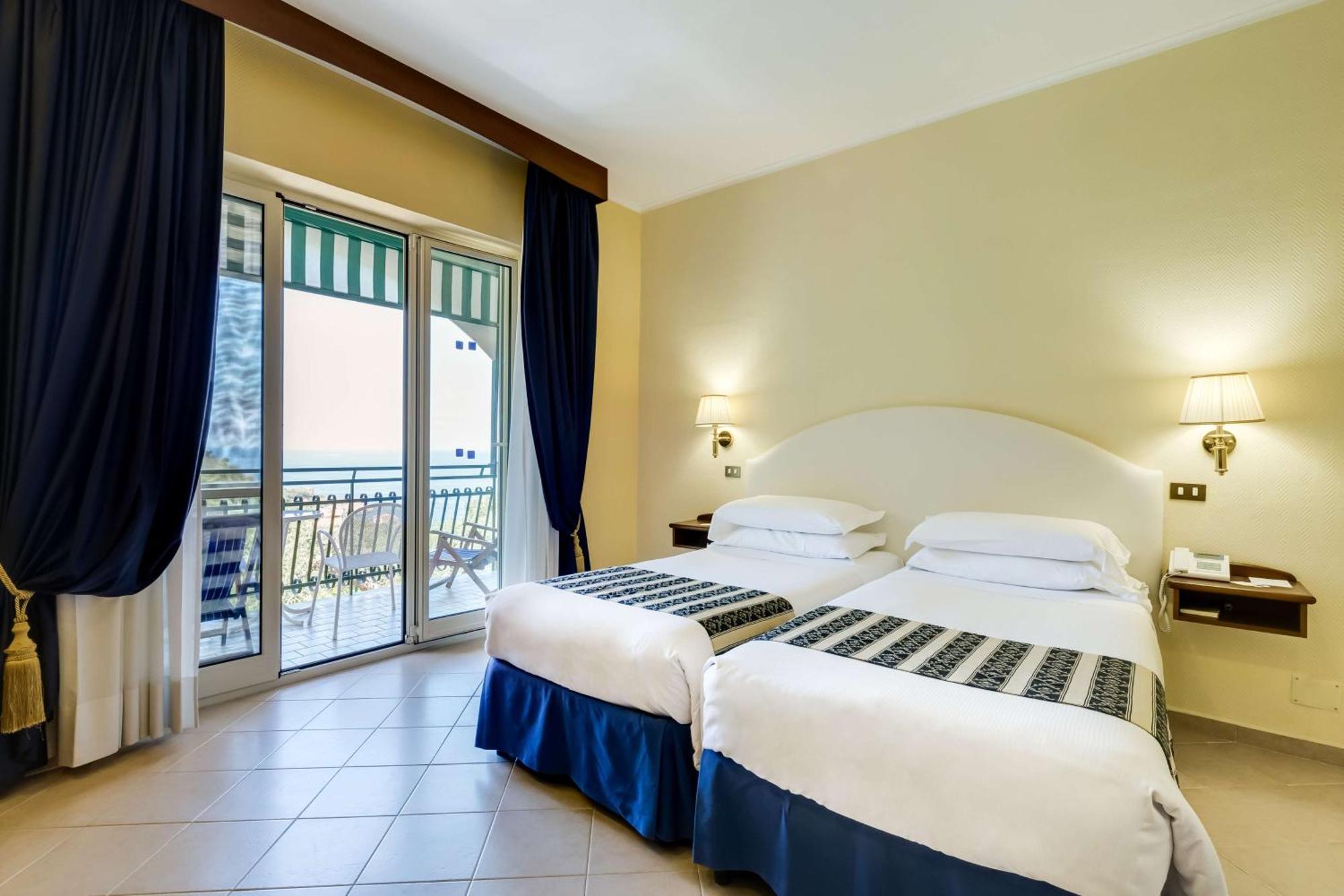 Classic Room with Balcony and Sea View