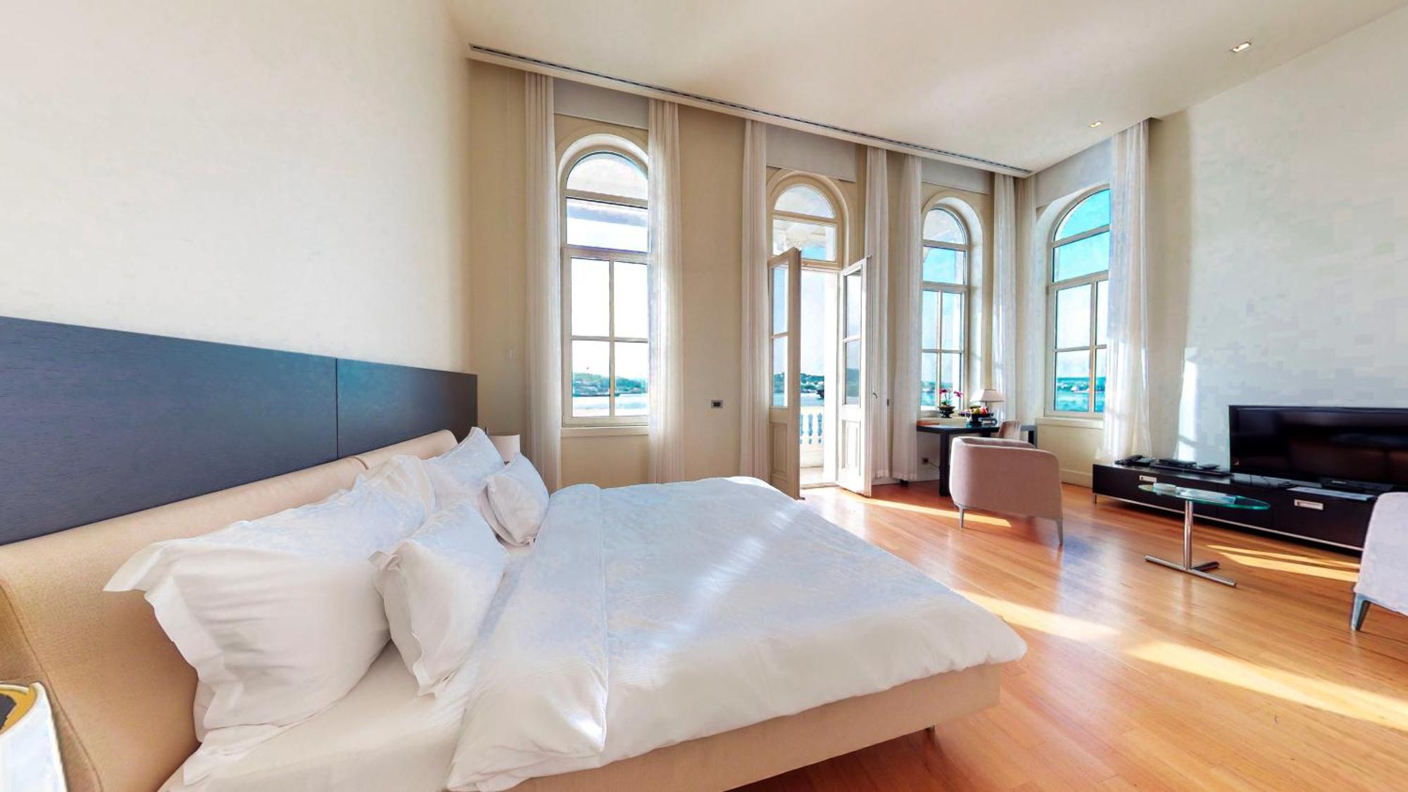 Presidential Suite,1589437615:JPEG