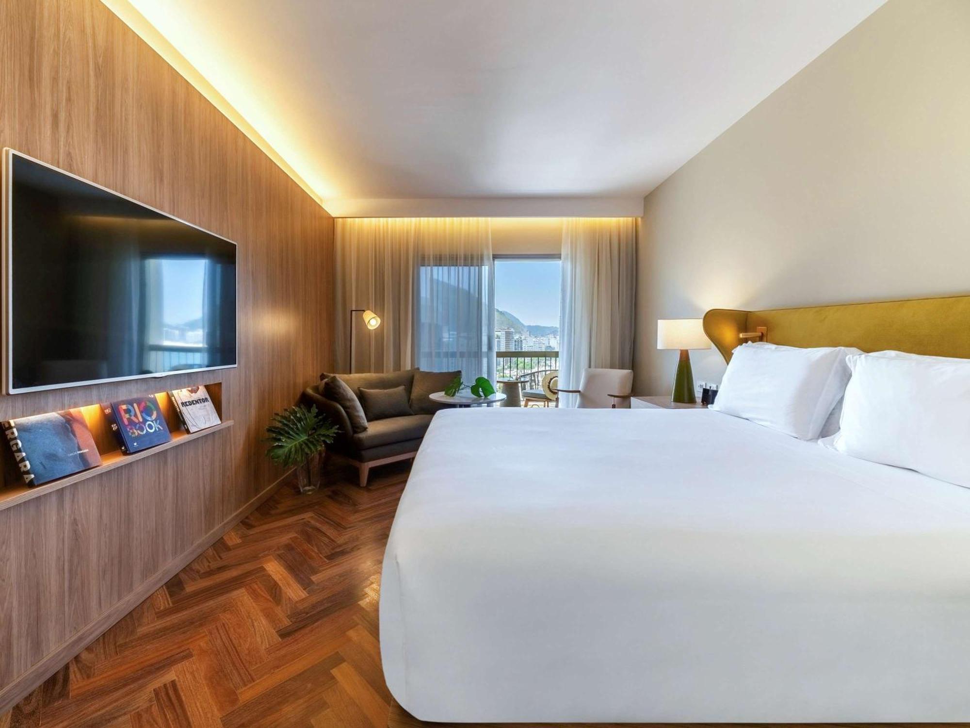 Deluxe Zimmer mit Kingsize-Bett mit Meerblick