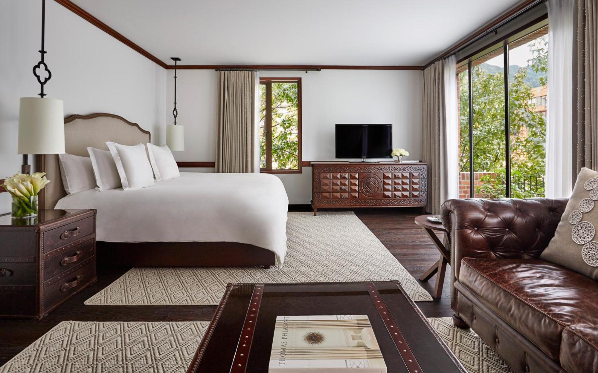 Suite de 1 dormitorio con balcón