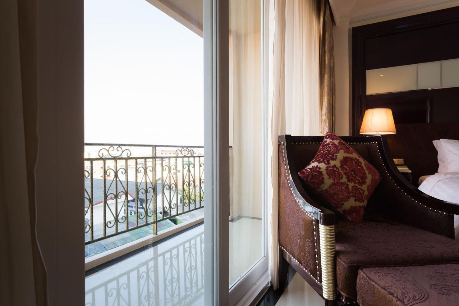 Deluxe King Room