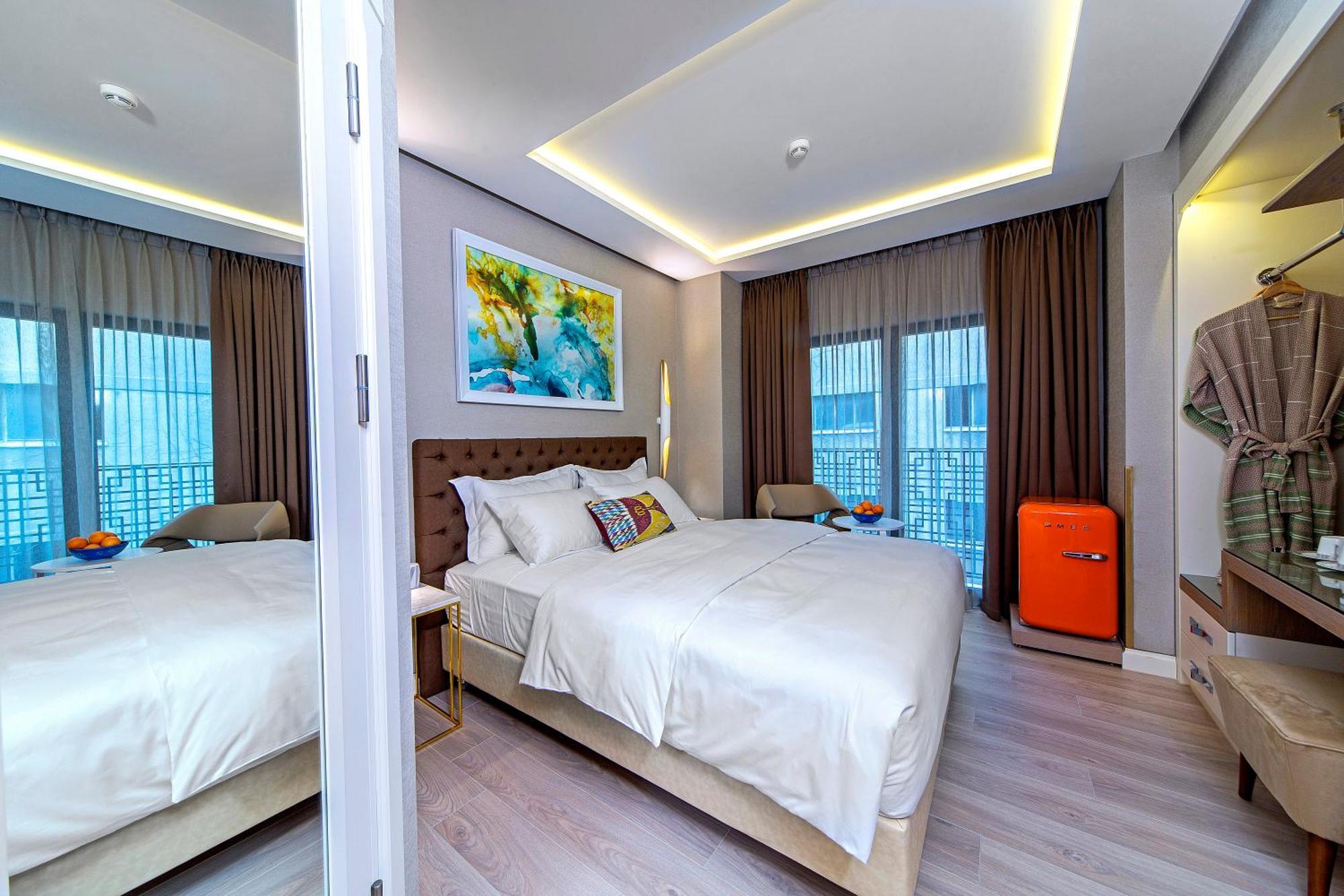 Deluxe Queen Room