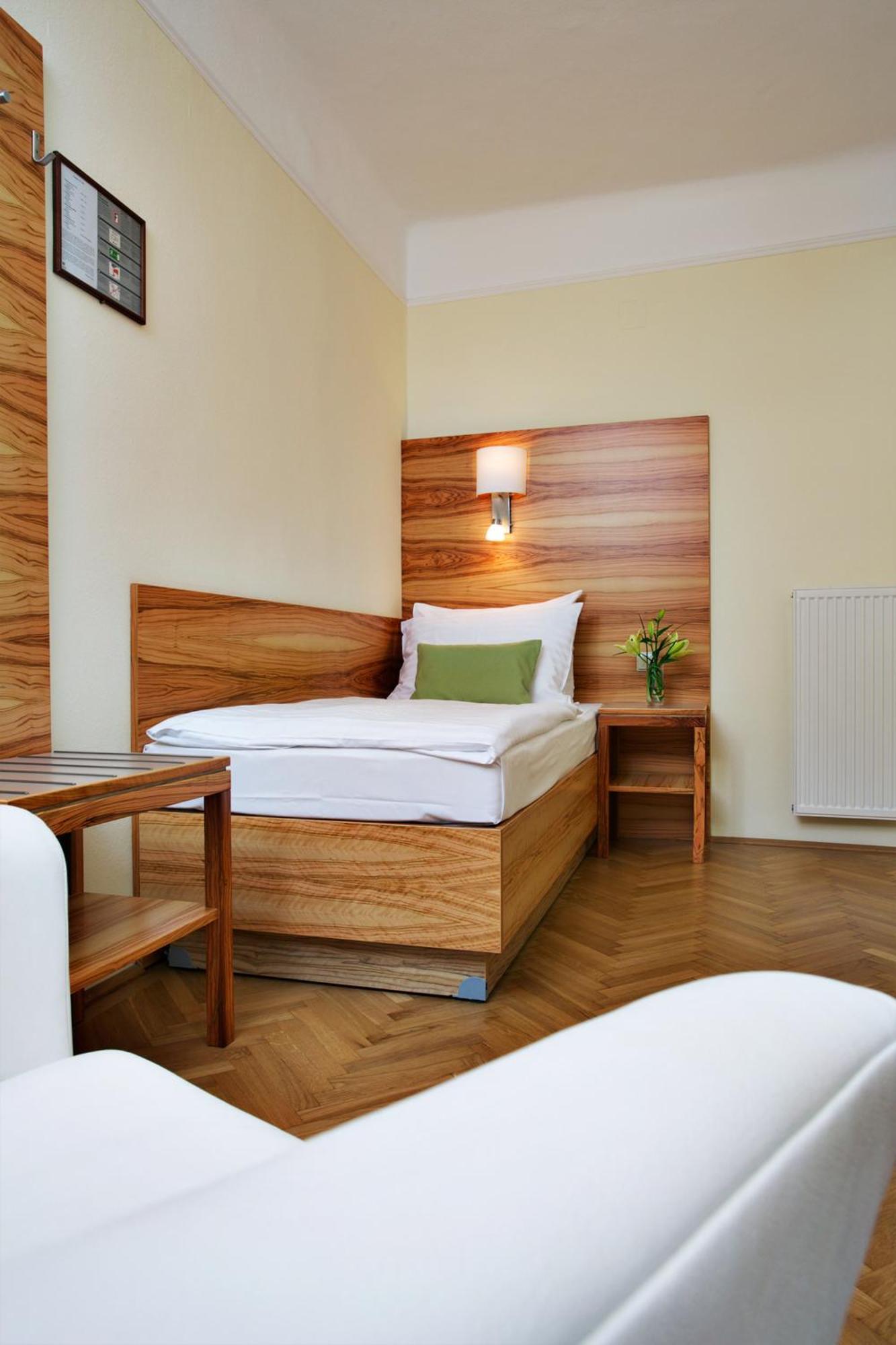 Economy Single Room