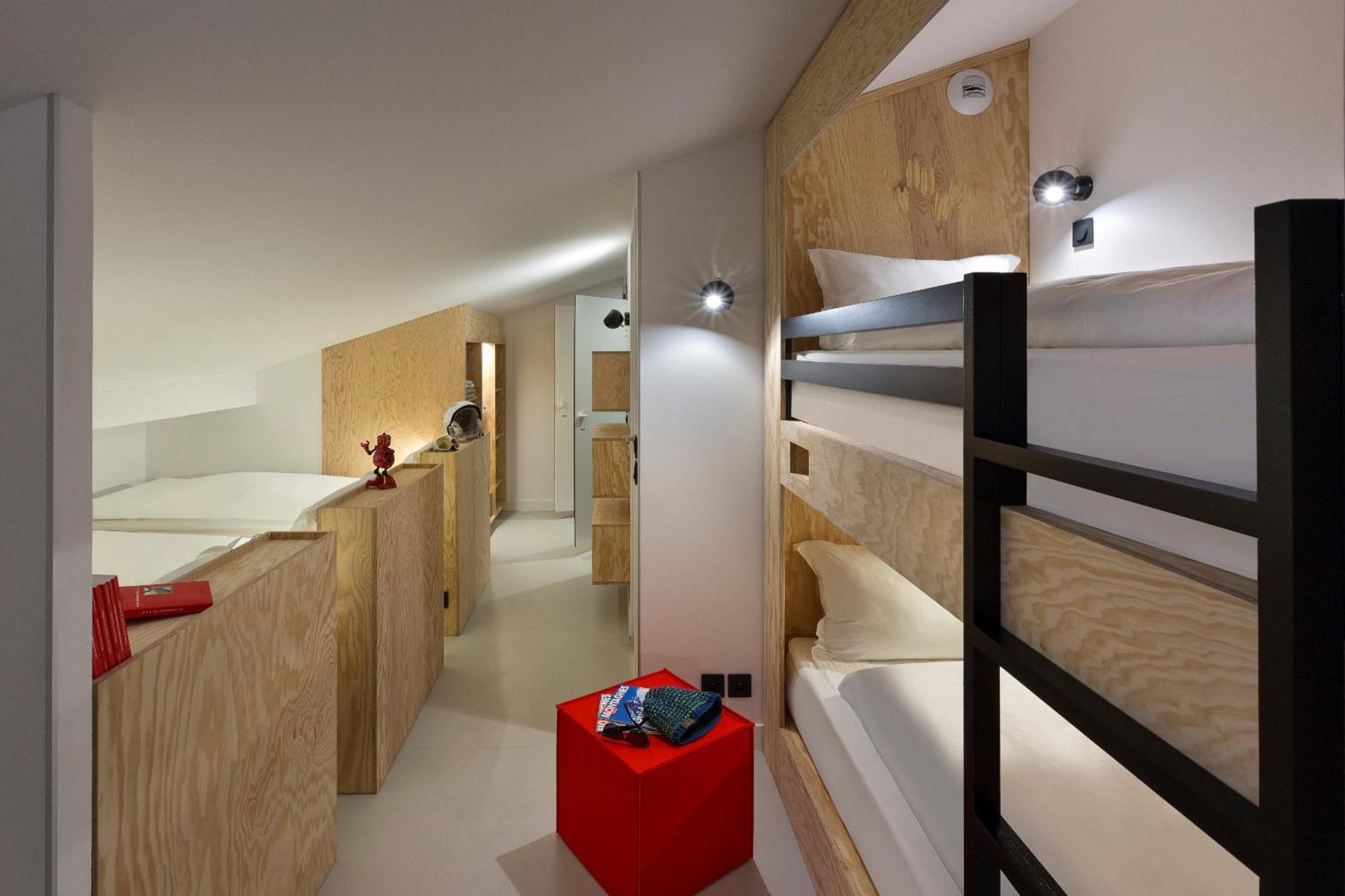 Penthouse,1280946676:JPEG