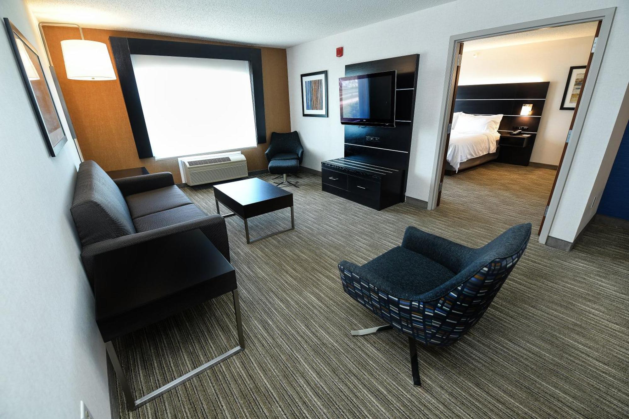 One-Bedroom Suite with Sofa Bed,1281181483:JPEG