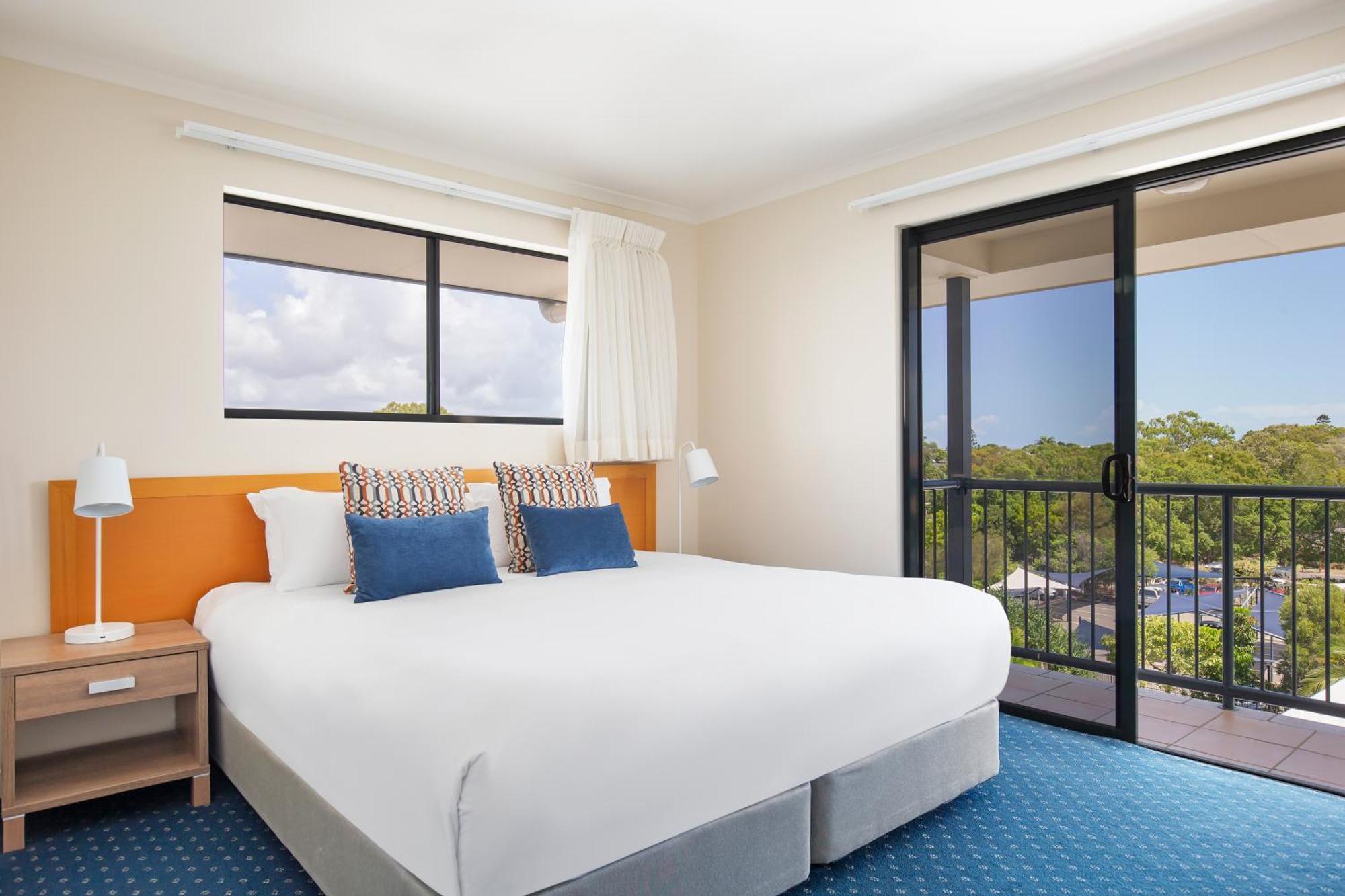 Hotel Room,1739393784:JPEG