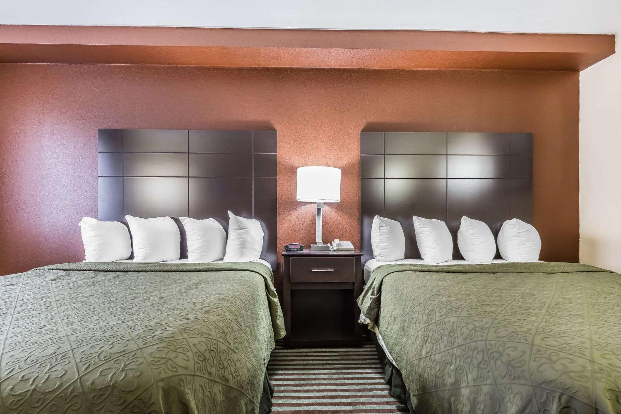 Queen Room with Two Queen Beds - Non-Smoking,1283610292:JPEG