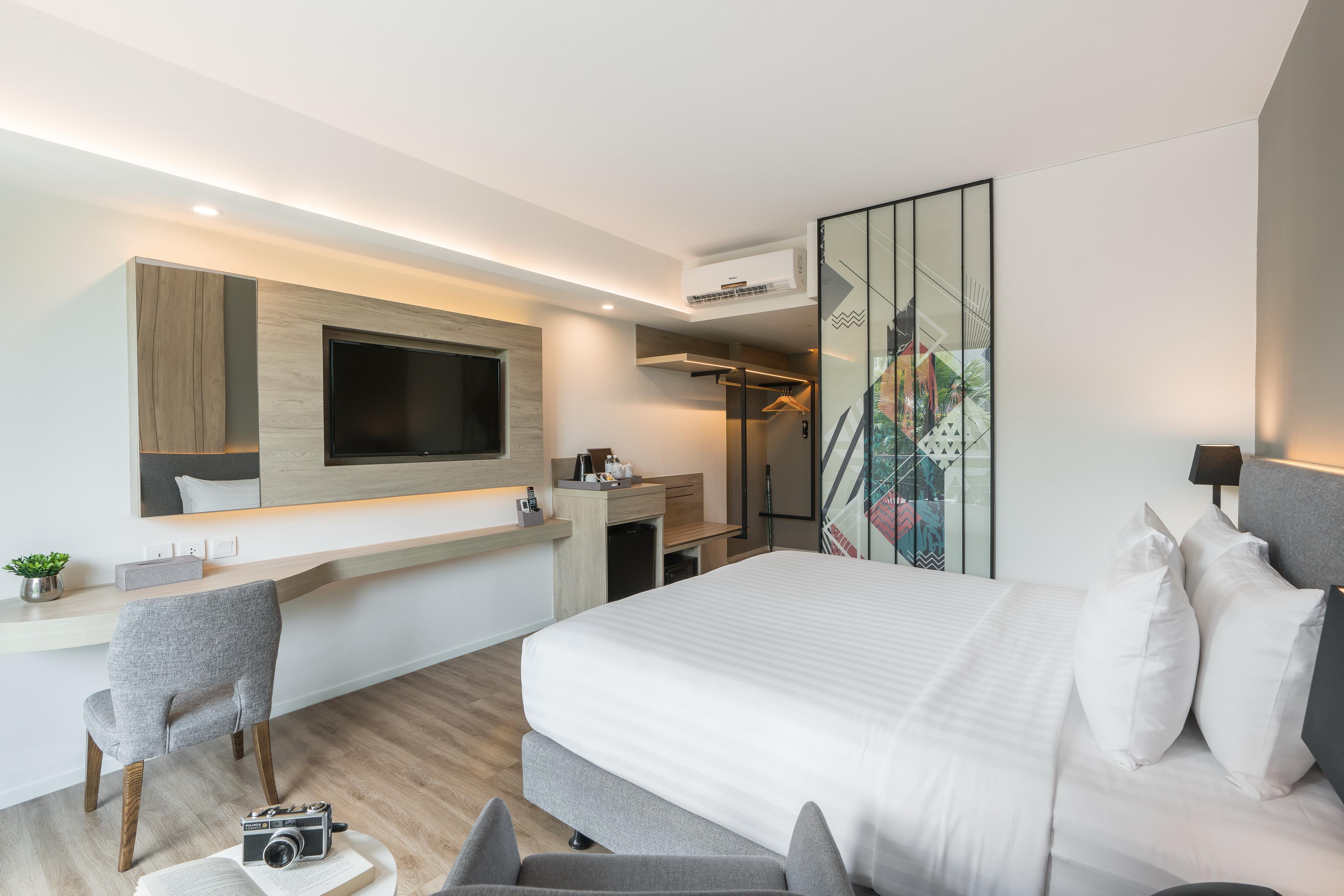 Deluxe Double Room Pool View