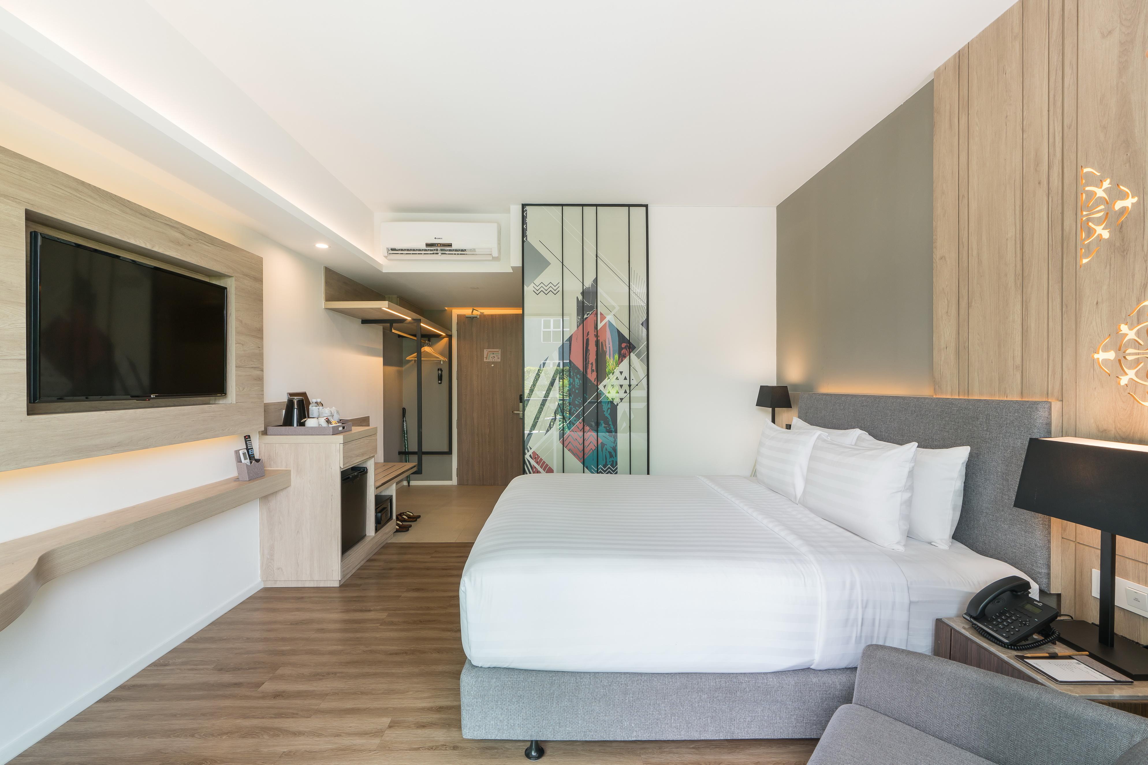 Deluxe Double Room Pool View