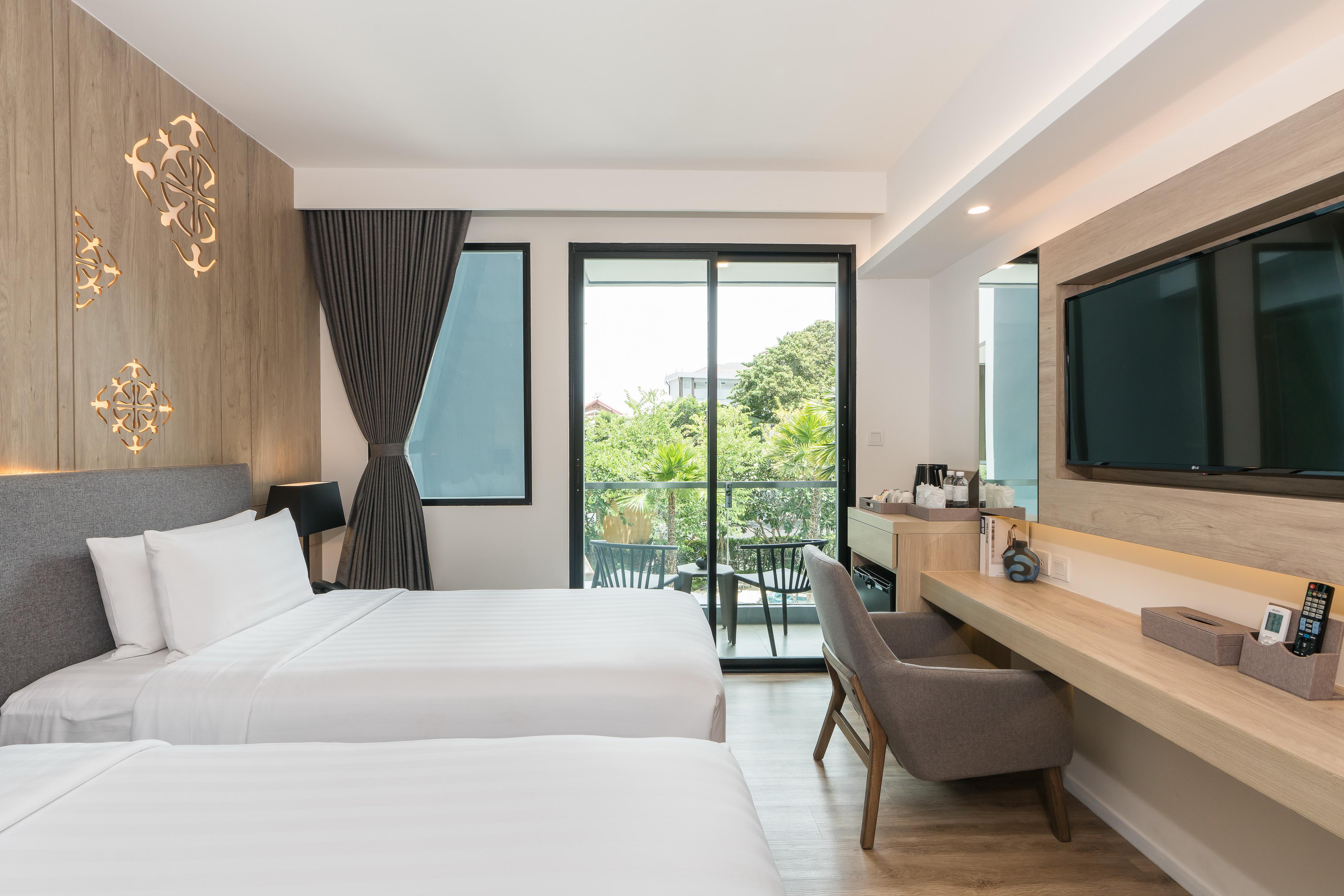 Deluxe Twin Room Pool View