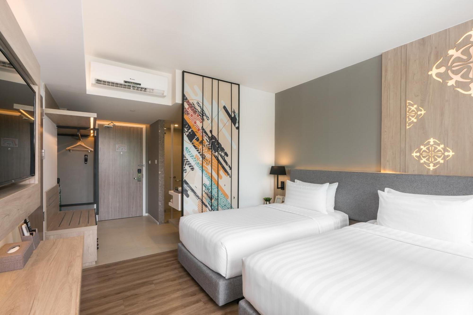 Deluxe Twin Room Pool View