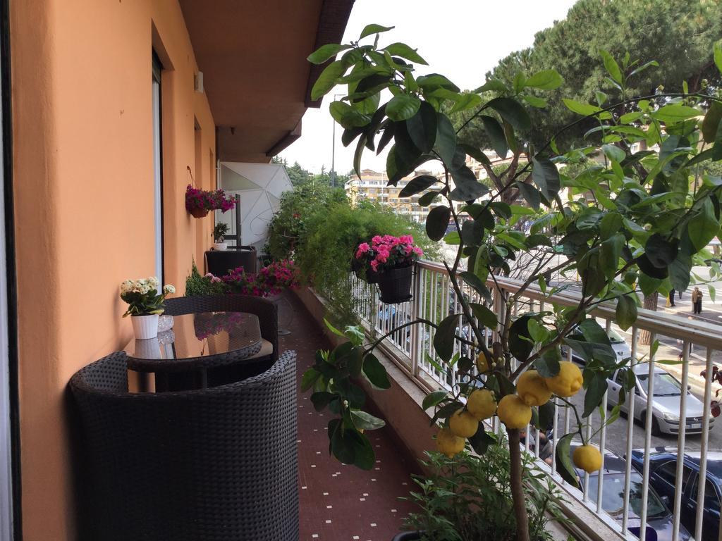 Honeymoon Suite,135042627:JPEG