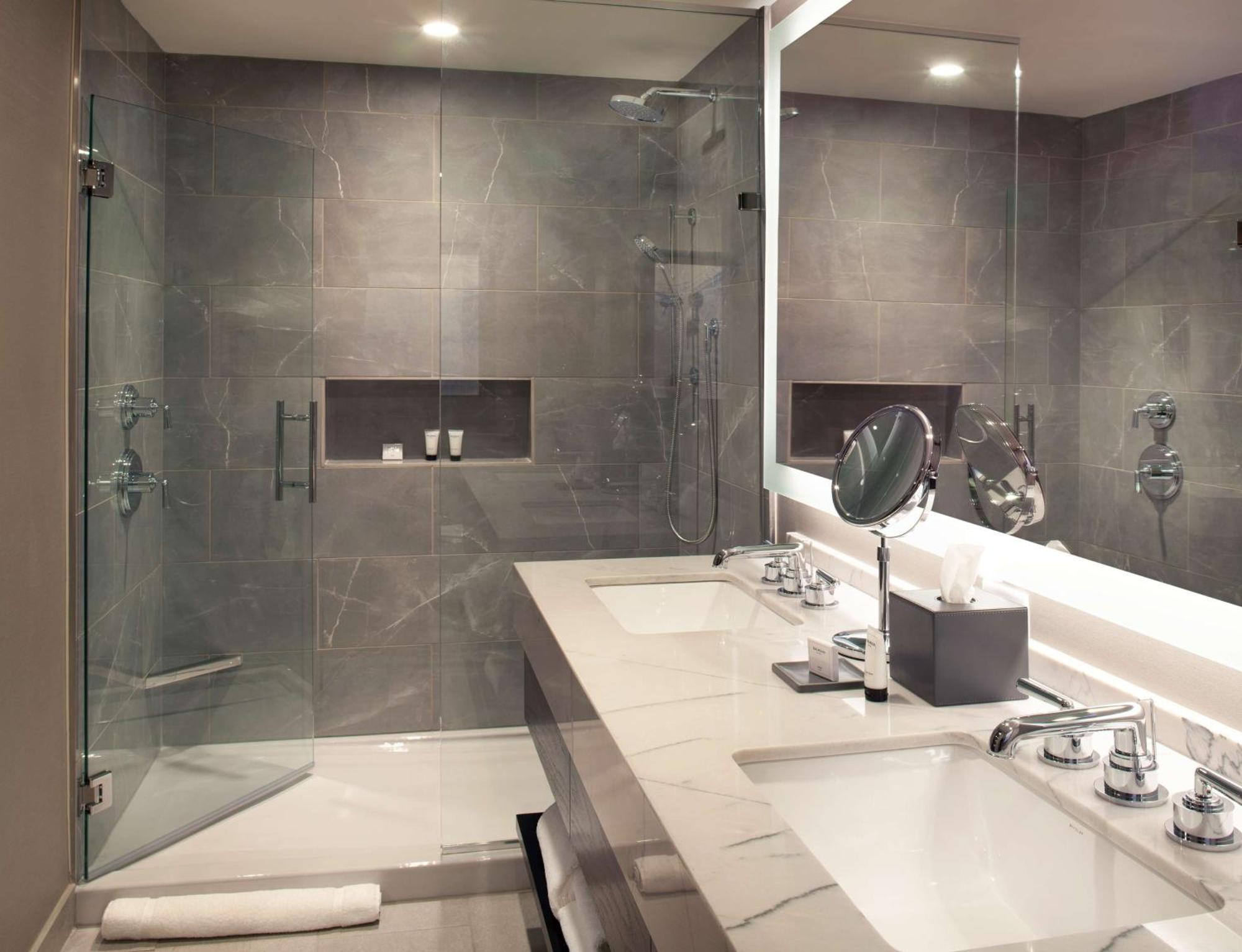 Quarto Queen com 2 Camas Queen-size e Vista