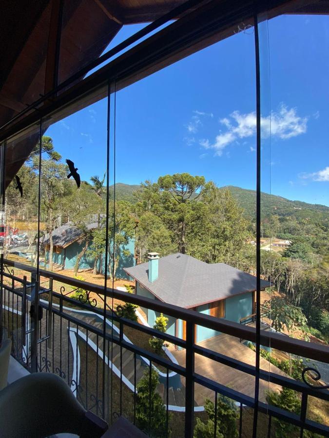 Quarto Duplo com Vista das Montanhas