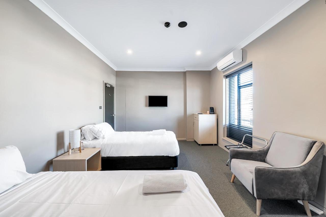 Twin Room with Shared Bathroom,1292535076:JPEG