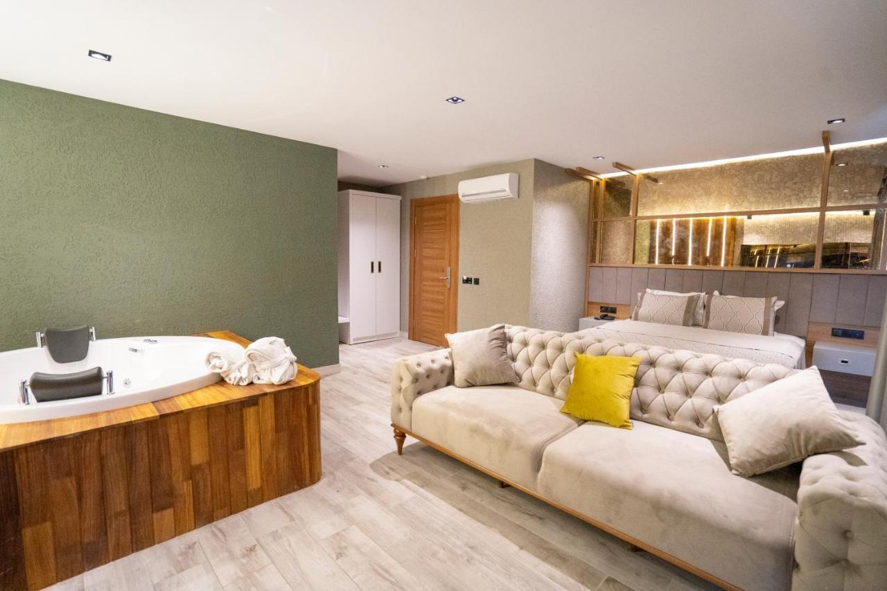 Deluxe Room Jacuzzi Garden View,1296990265:JPEG