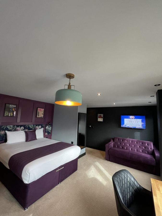 Deluxe Family Room