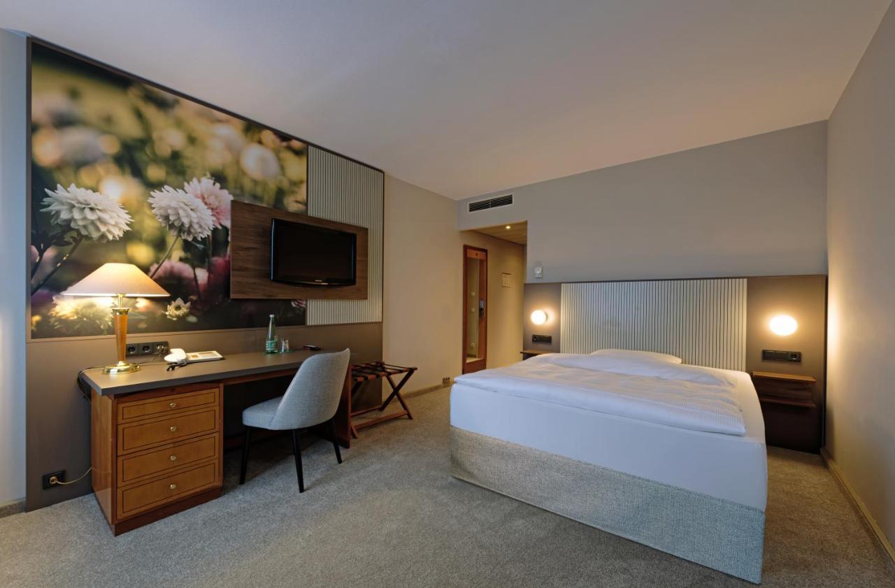 Standard Single Room with Queen Bed,1332837899:JPEG