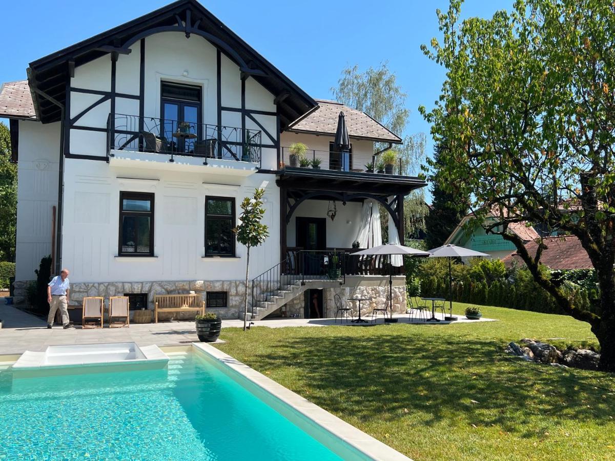 Four-Bedroom Villa Private Pool