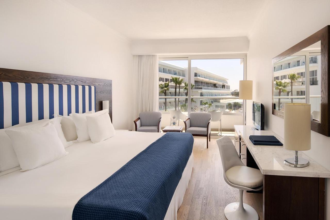 Double or Twin Room Side Sea View