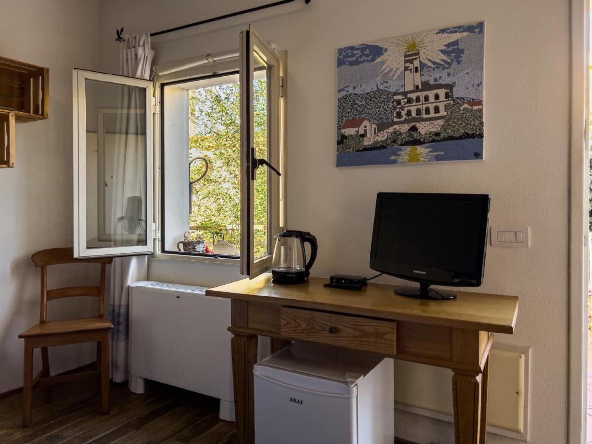 Double or Twin Room Garden View