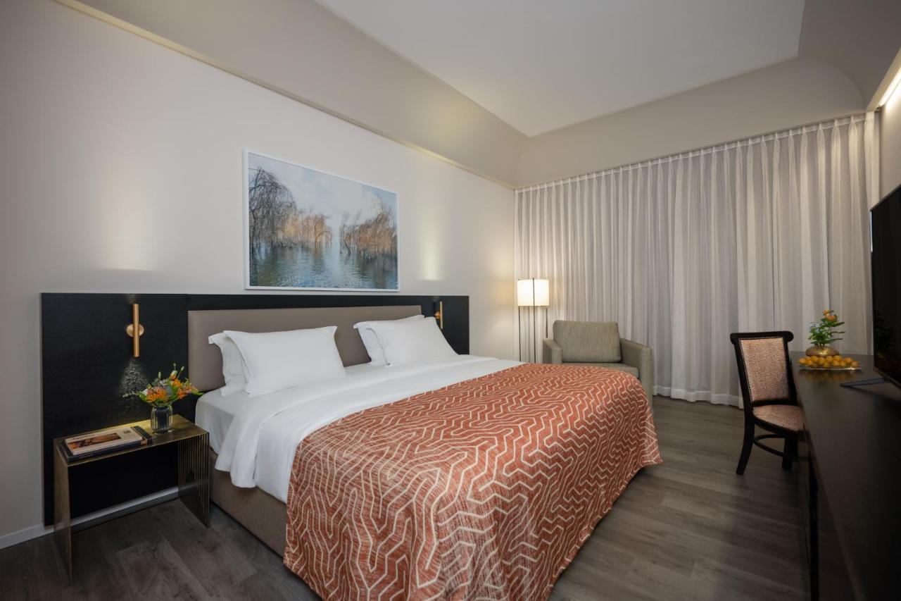 Quarto Deluxe com Cama de Casal ou 2 de Solteiro