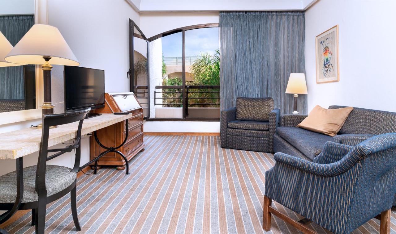 Quarto Família (2 Adultos + 1 Criança)