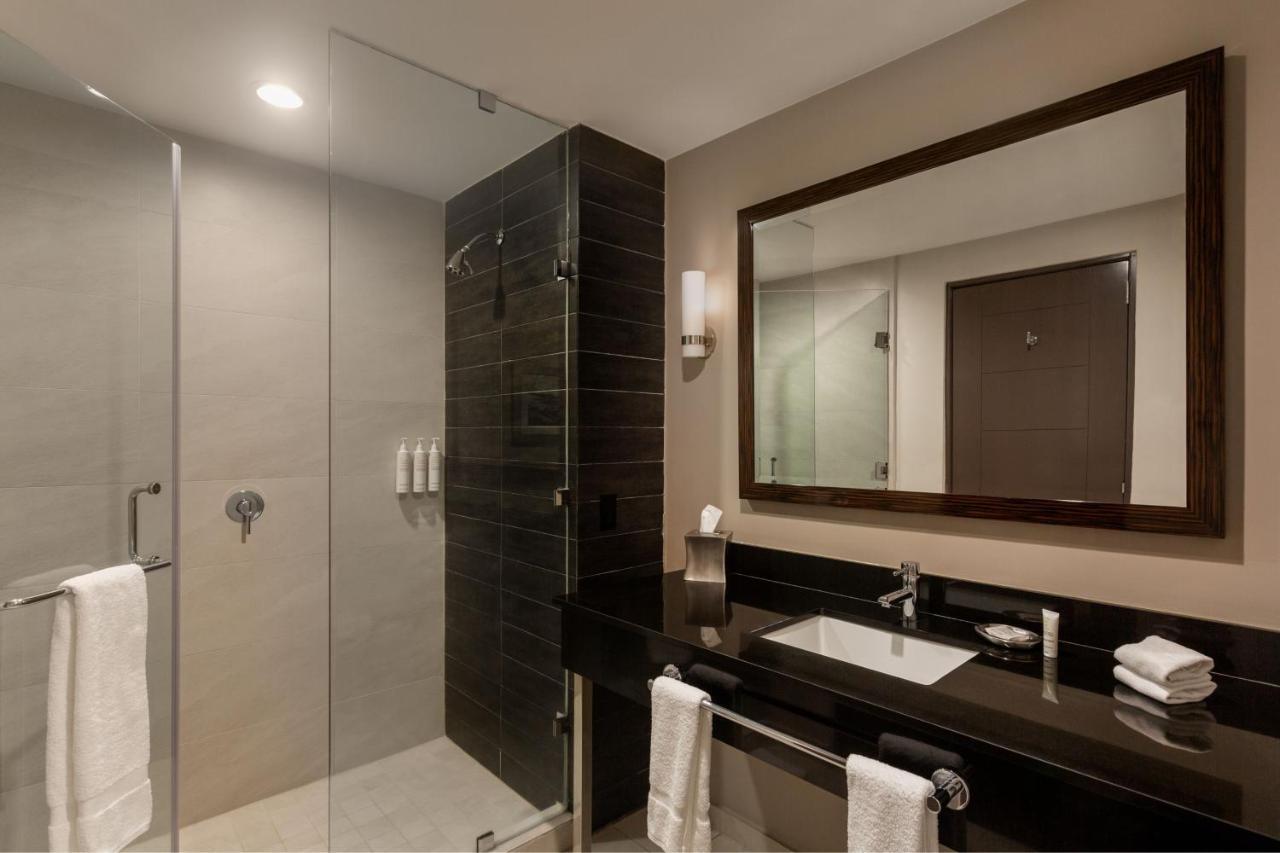 Quarto Duplo Standard com 2 Camas de Casal