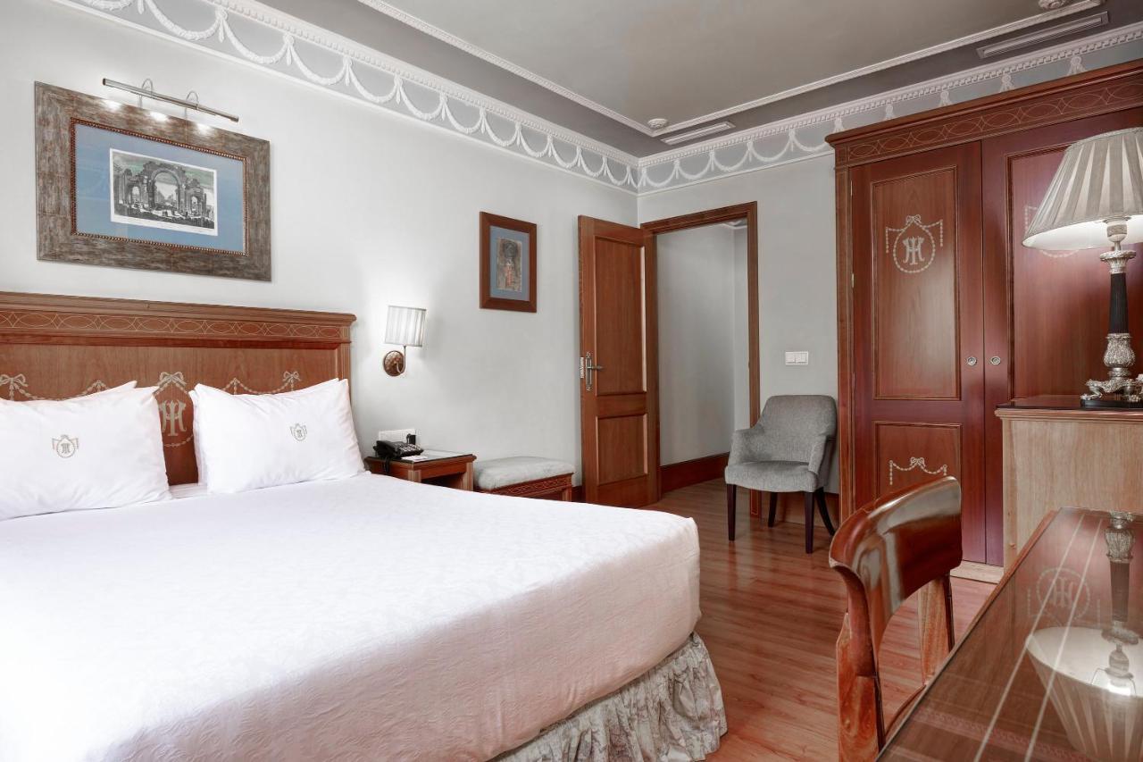Classic Double Room with Parking Included,1672562050:JPEG