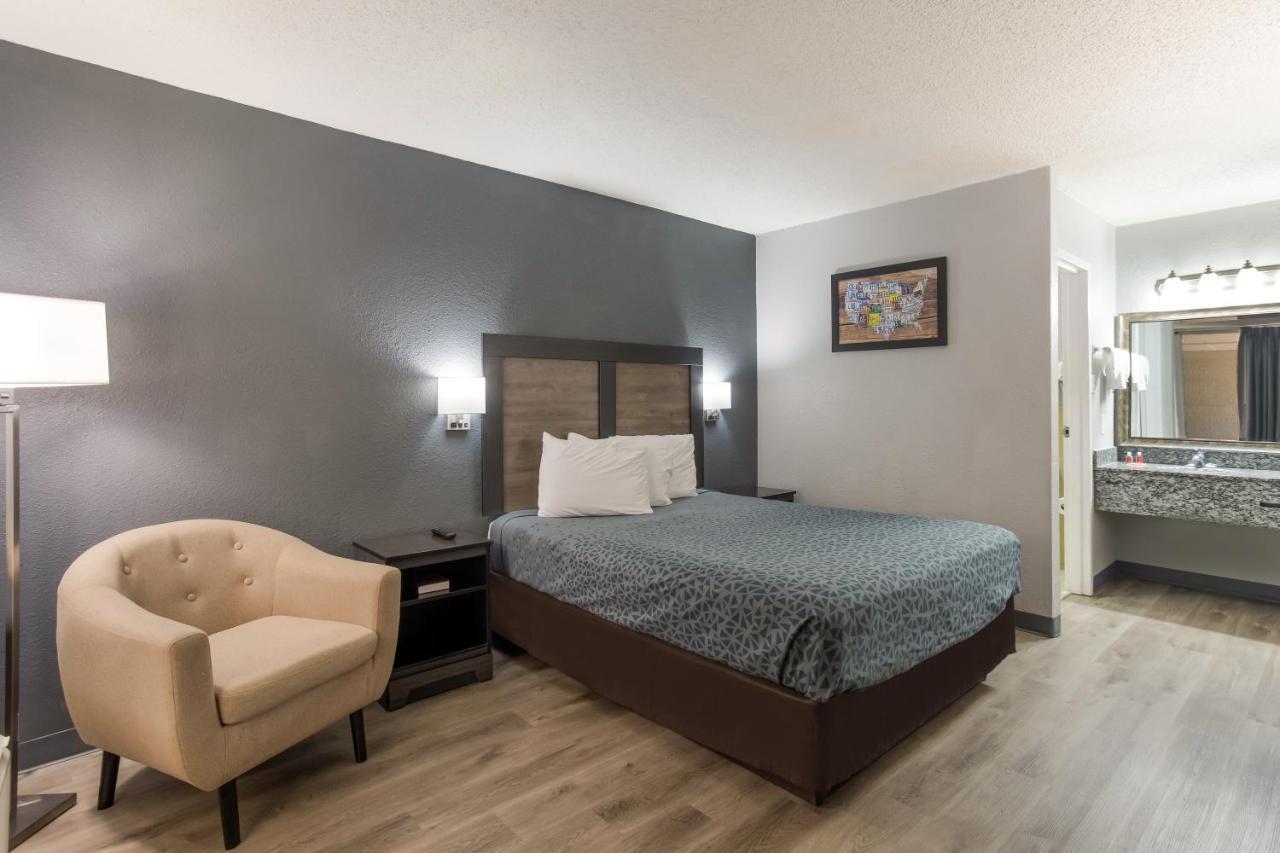 Standard Queen Room - Smoking,1323784399:JPEG