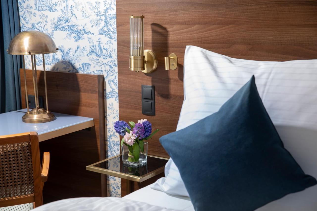 Cozy Twin Room