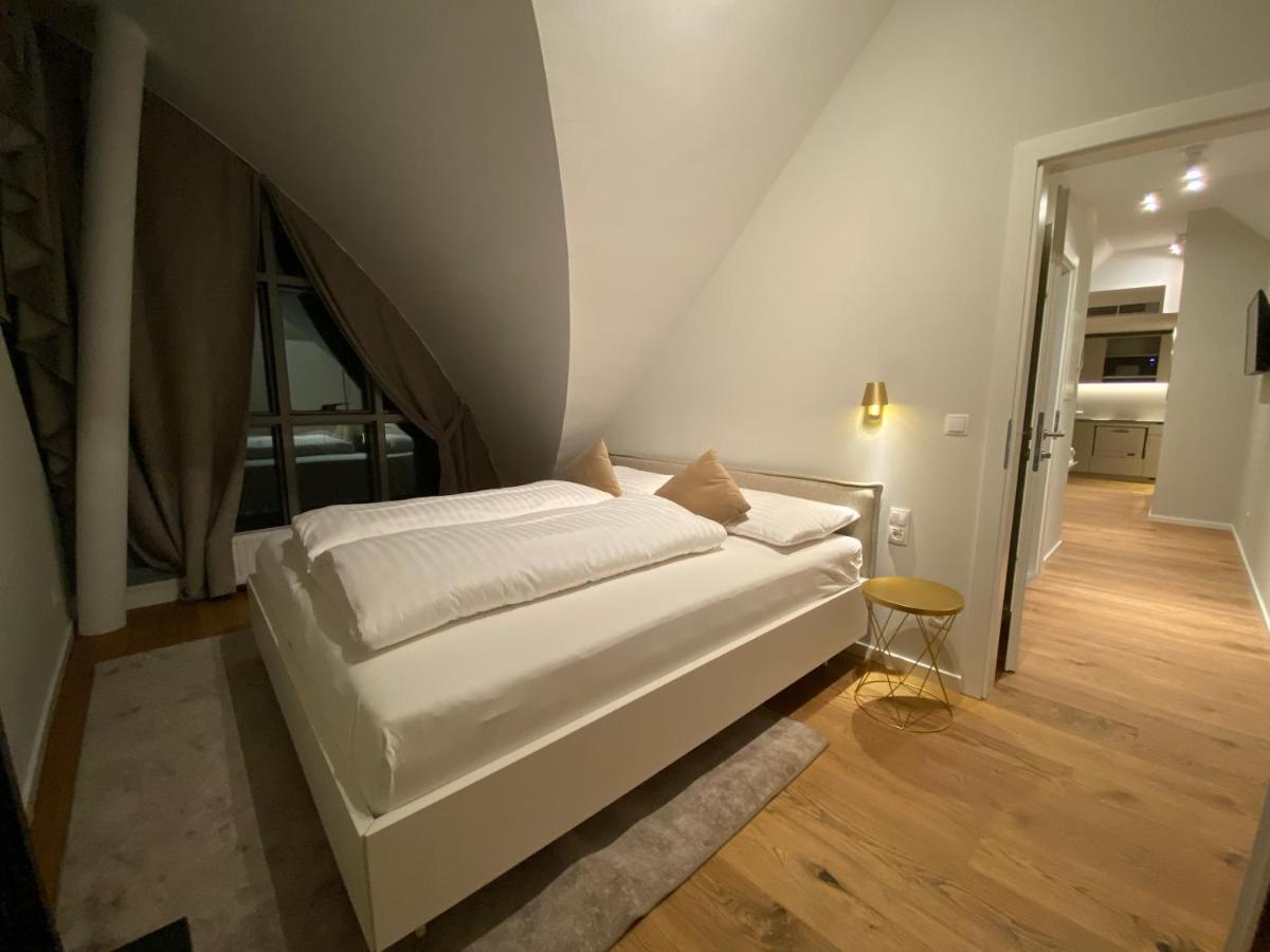 Large Deluxe Apartment