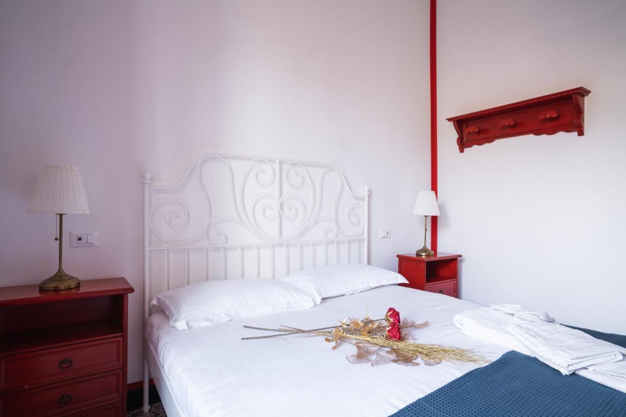 Double Rooms,1332455783:JPEG