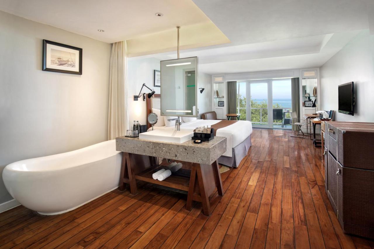 Junior Heritage Suite with Free Benefit